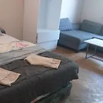 Your - In Front Of The Rum i privatbostad